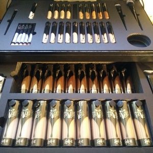 kat Von D lock it Makeup Trunk